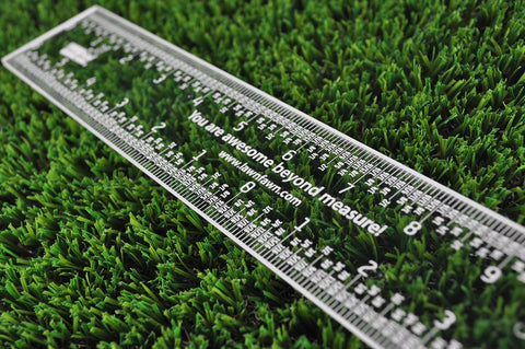 Lawn Fawn - 12" Clear Centering Ruler